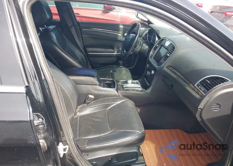 2016 Chrysler 300C z USA, uszkodzony, nr VIN 2C3CCAEG8GH359283